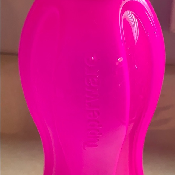 Water bottle - Picture 2 of 3